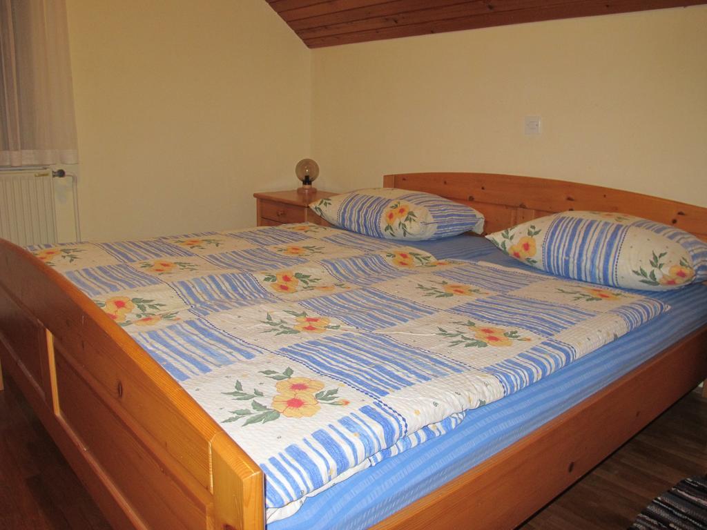 Apartments Zakrasnik Škofja Loka Zimmer foto